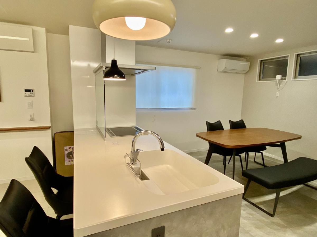 Villa Monica Нагоя Екстериор снимка
